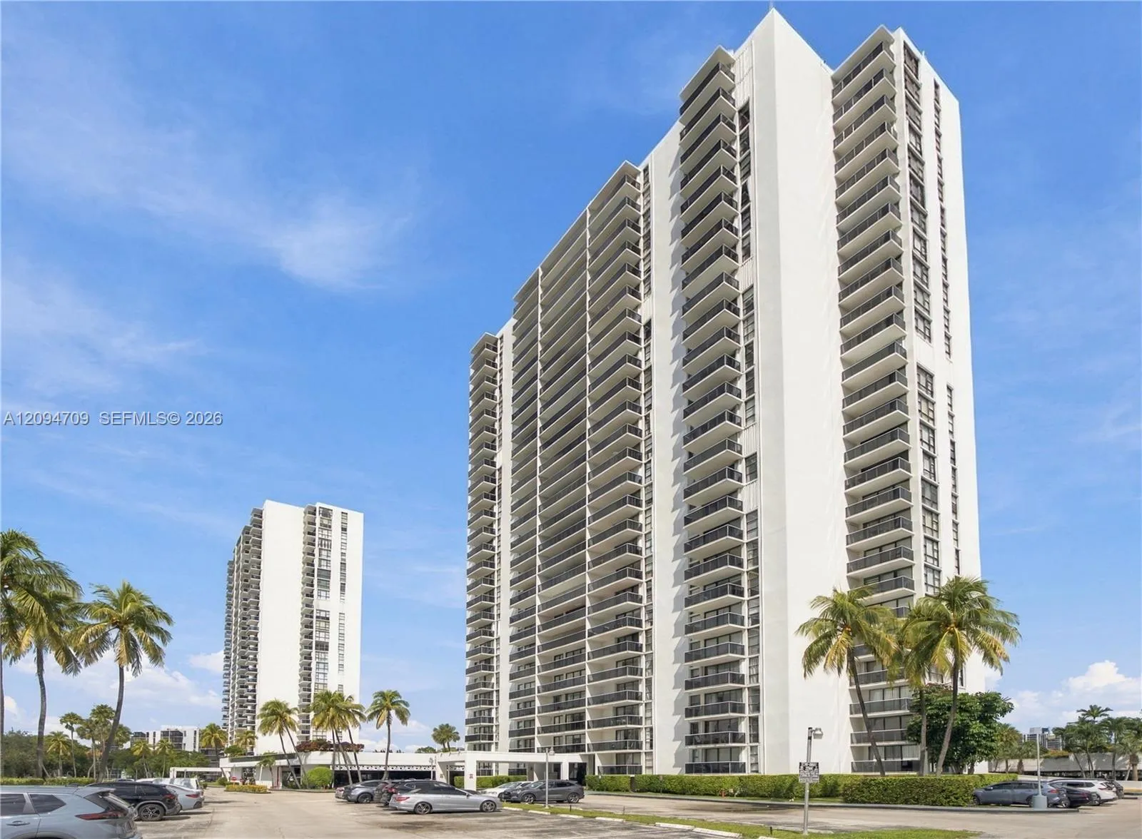 En Venta 3675 N Country Club Drive 204, Aventura, FL 33180, Aventura, FL 33180
