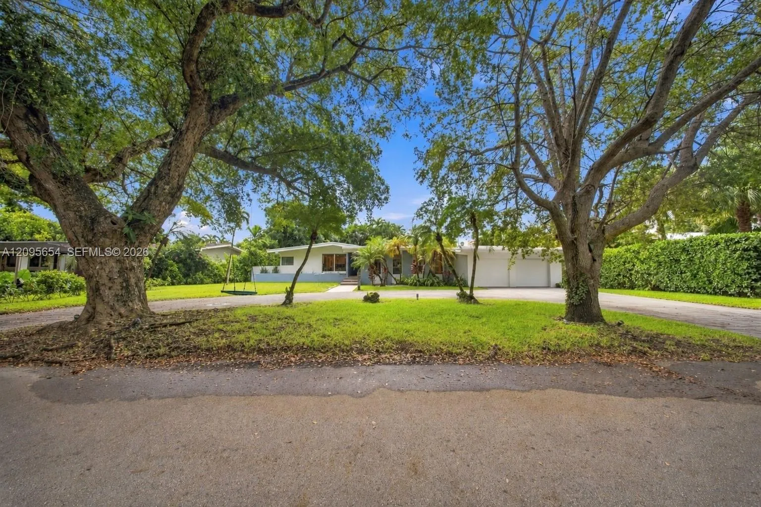 En Venta 3680 Battersea Road, Miami, FL 33133, Miami, FL 33133