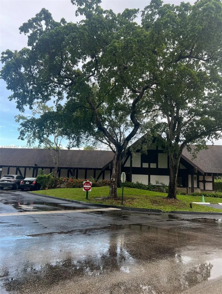 En Venta 3680 Inverrary Drive 1T, Lauderhill, FL 33319, Lauderhill, FL 33319