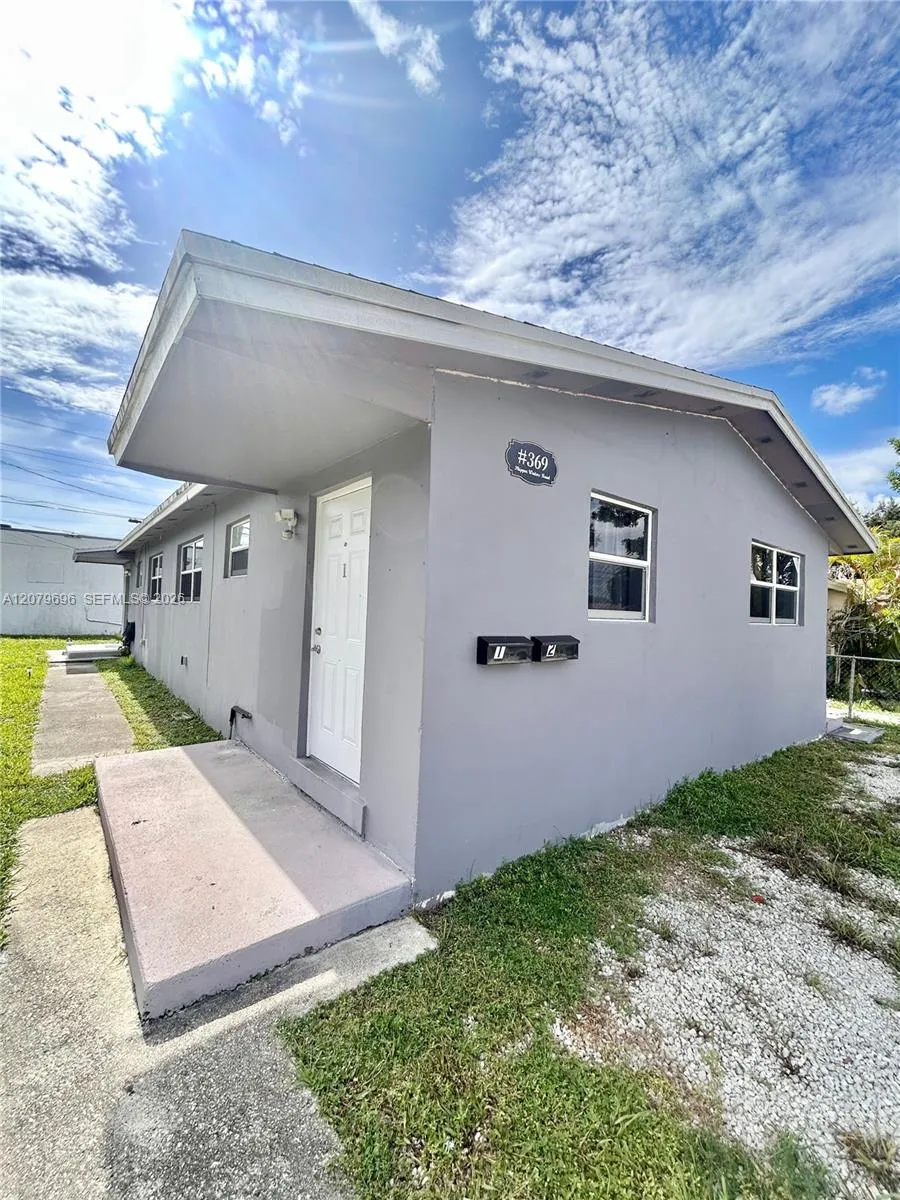 En Venta 369 Phippen Waiters Road, Dania Beach, FL 33004, Dania Beach, FL 33004