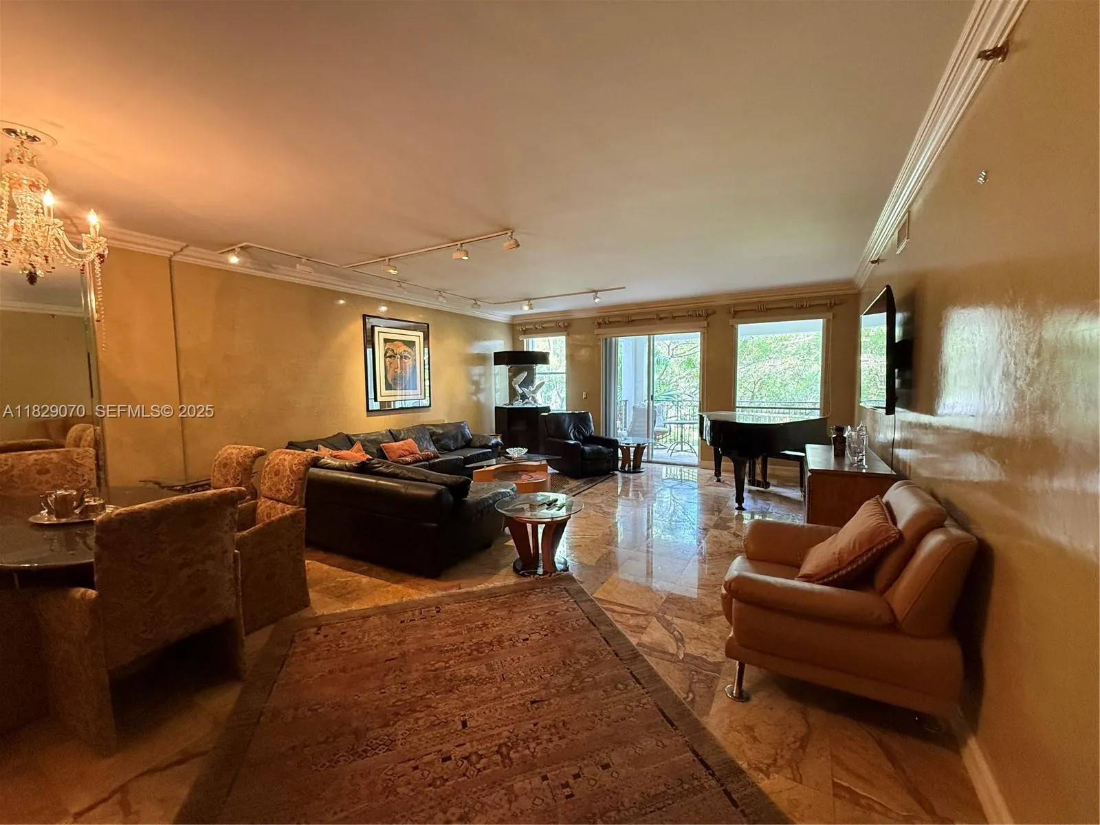 Foto de propiedad en 3700 Island Boulevard C203, Aventura, FL 33160 Aventura con MLS# 