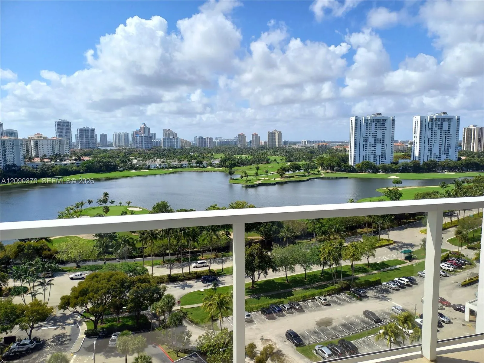 Foto de propiedad en 3701 N Country Club Drive 1706, Aventura, FL 33180 Aventura con MLS# 
