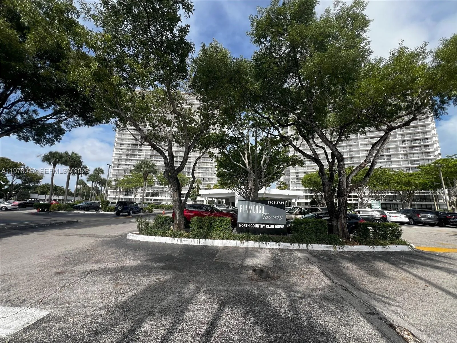 Foto de propiedad en 3701 N Country Club Drive 201, Aventura, FL 33180 Aventura con MLS# 