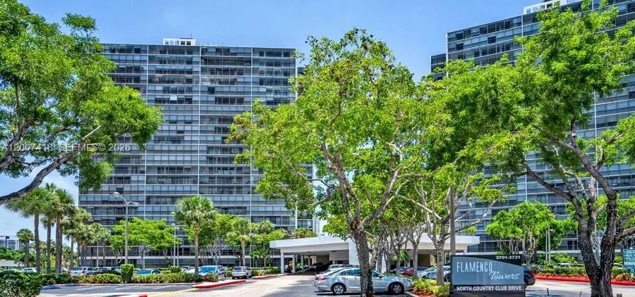 Foto de propiedad en 3701 N Country Club Drive 607, Aventura, FL 33180 Aventura con MLS# 