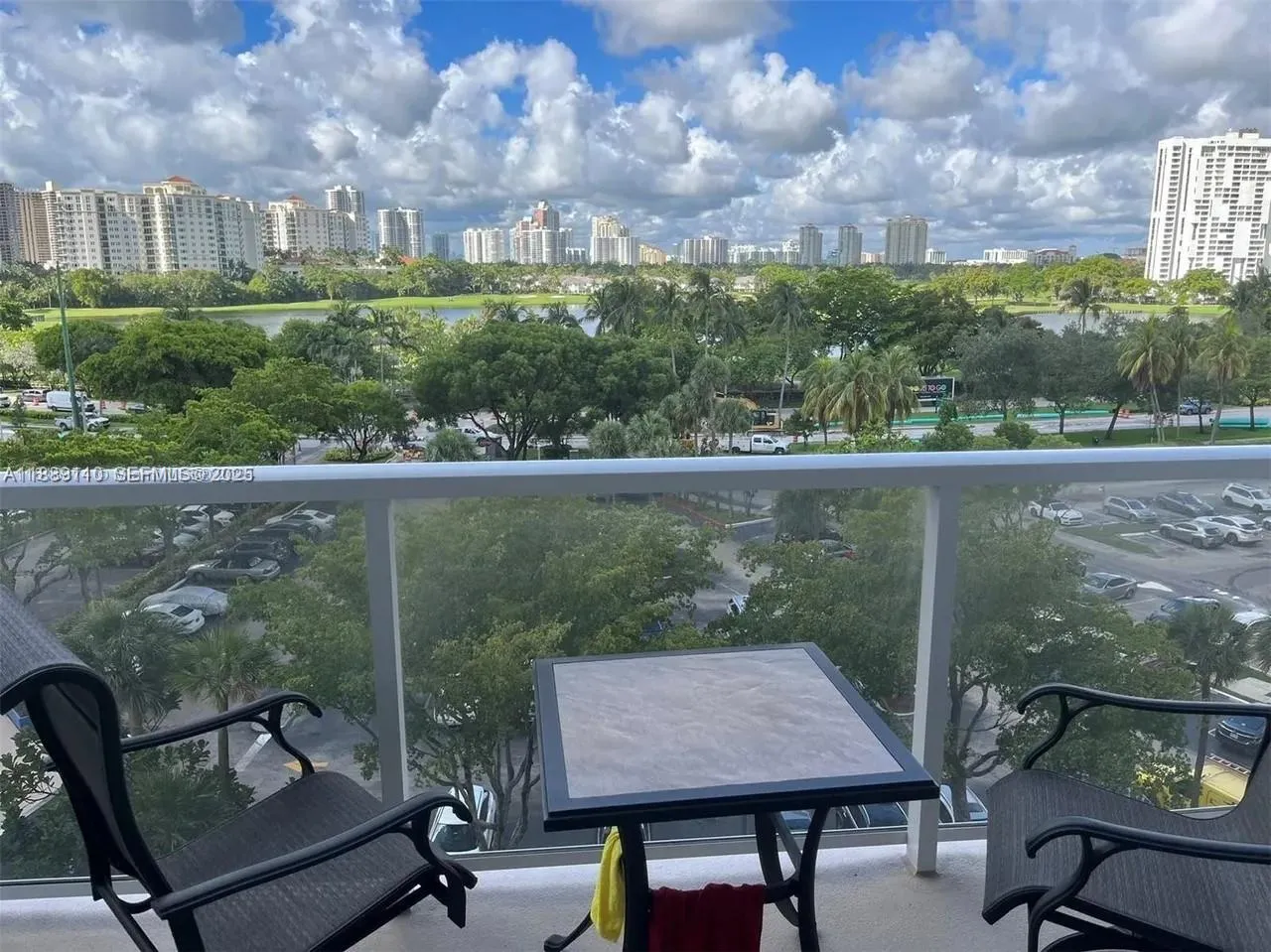 Foto de propiedad en 3701 N Country Club Drive 705, Aventura, FL 33180 Aventura con MLS# 