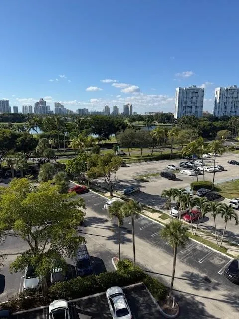 Foto de propiedad en 3701 N Country Club Drive 706, Aventura, FL 33180 Aventura con MLS# 