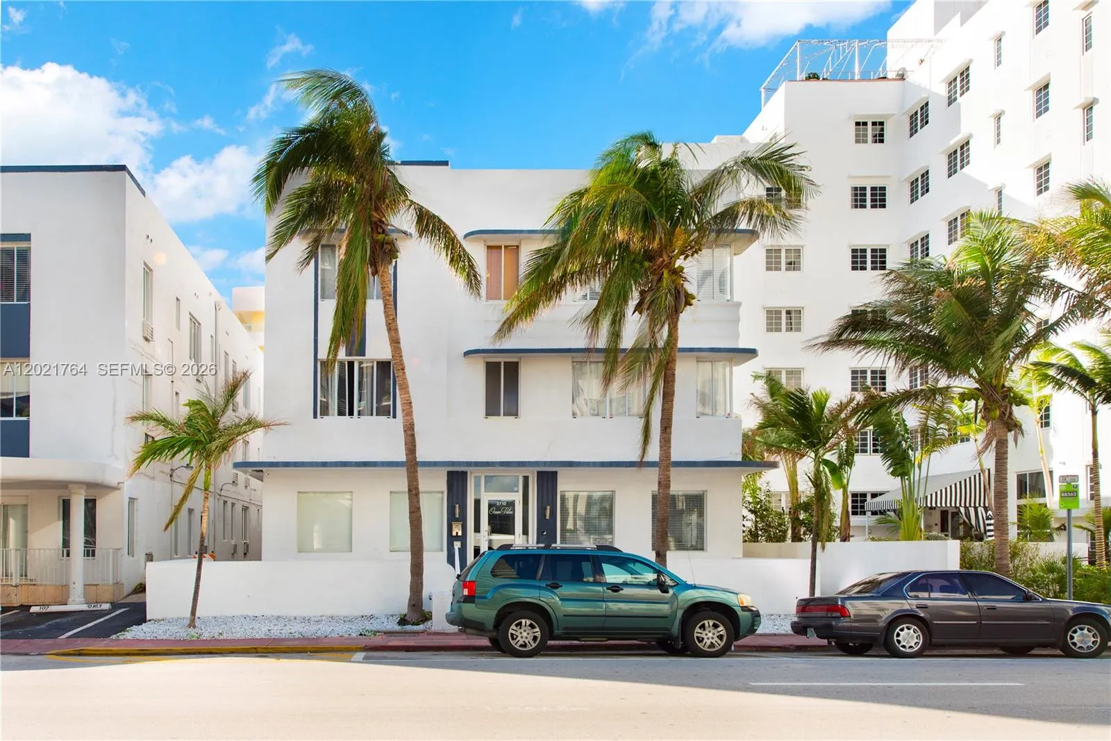 Foto de propiedad en 3710 Collins Avenue N-305, Miami Beach, FL 33140 Miami Beach con MLS# 