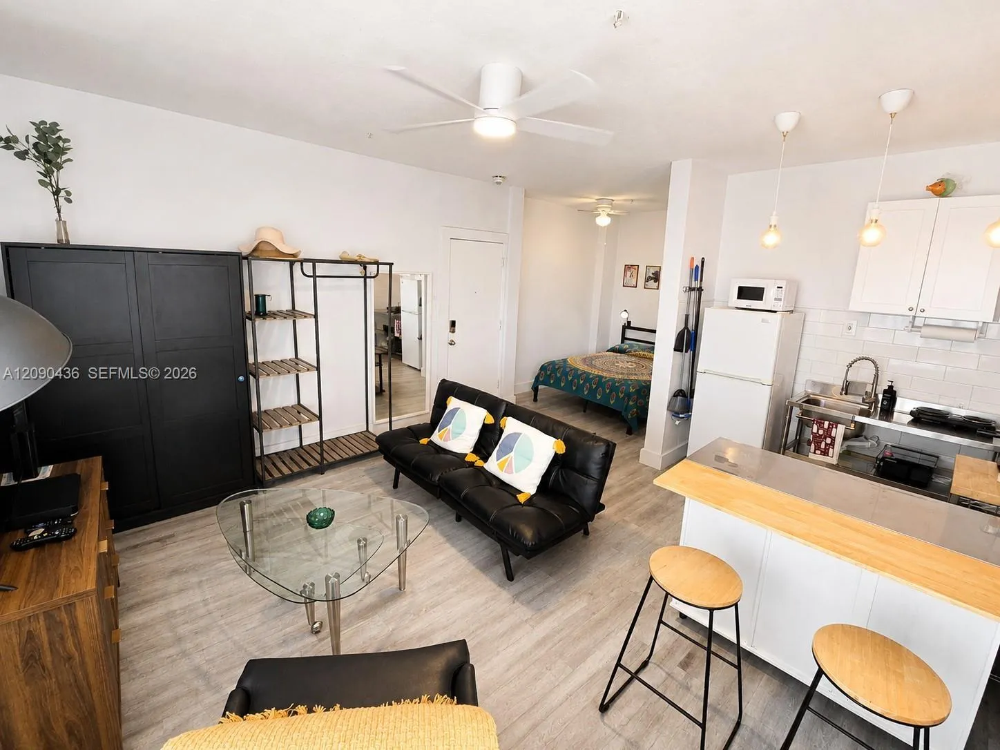 Foto de propiedad en 3710 Collins Avenue N-309, Miami Beach, FL 33140 Miami Beach con MLS# 