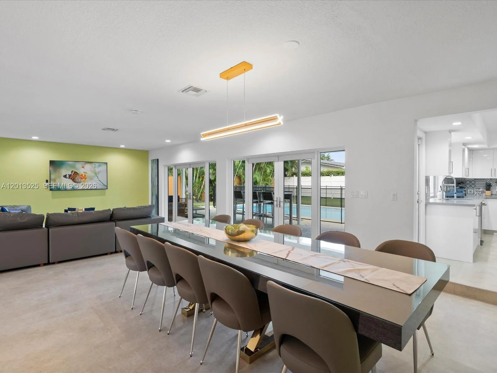 Foto de propiedad en 3721 N 55th Avenue, Hollywood, FL 33021 Hollywood con MLS# 