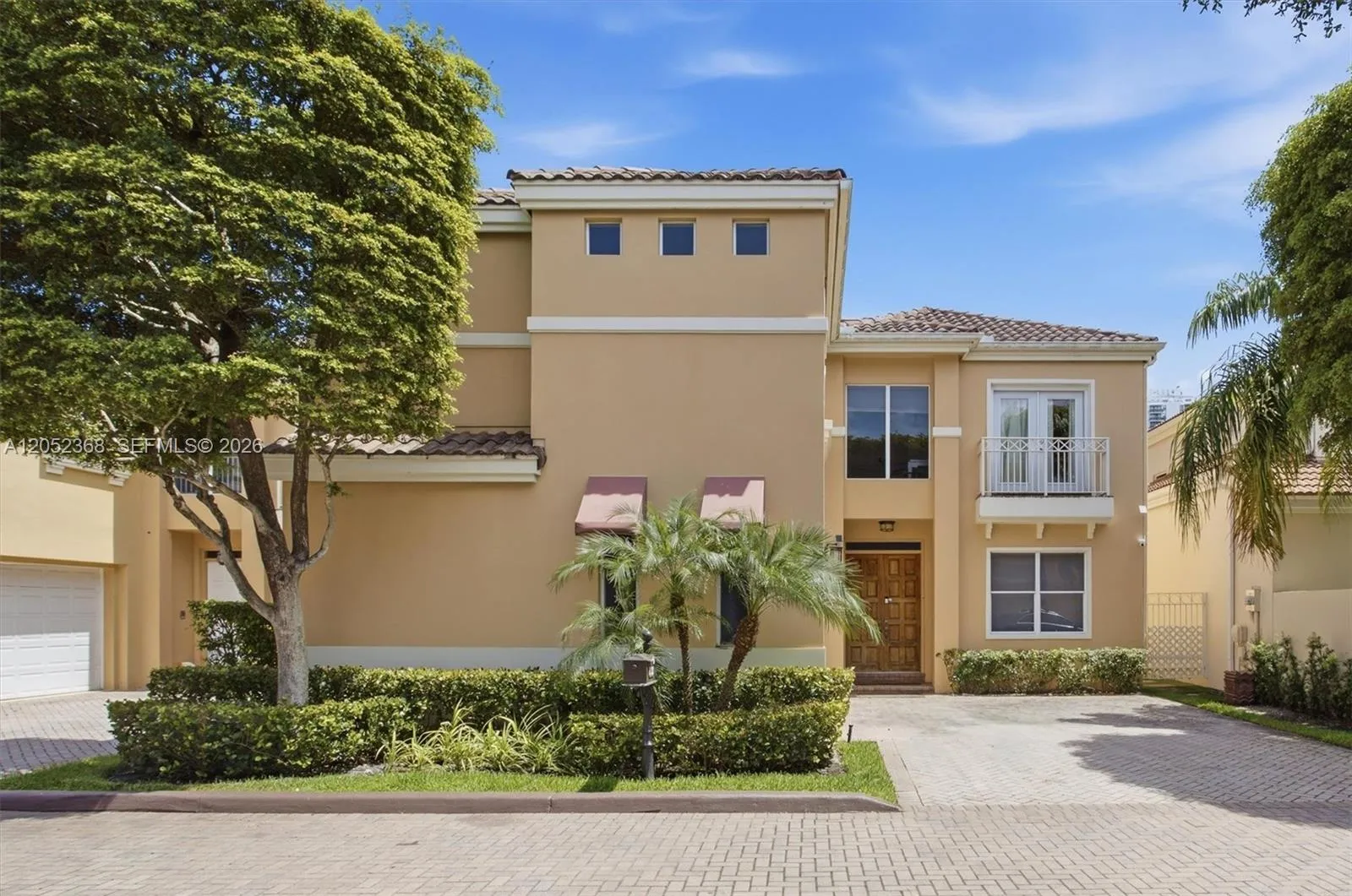 Foto de propiedad en 3722 NE 208th Terrace, Aventura, FL 33180 Aventura con MLS# 
