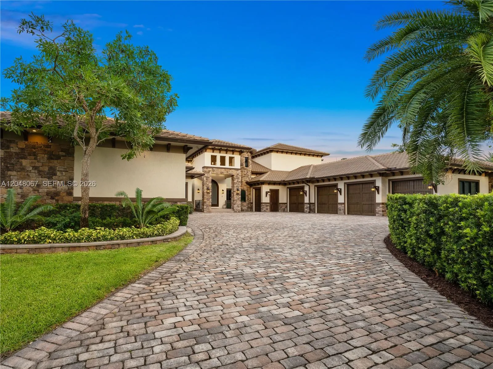 Foto de propiedad en 3724 Pine Lake Drive, Weston, FL 33332 Weston con MLS# 