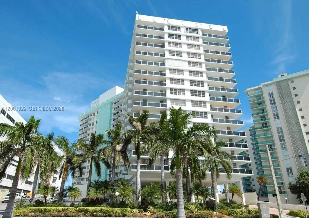 Foto de propiedad en 3725 S Ocean Drive 1108, Hollywood, FL 33019 Hollywood con MLS#