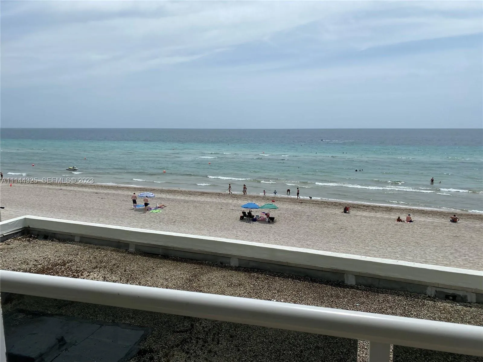 Foto de propiedad en 3725 S Ocean Drive 301, Hollywood, FL 33019 Hollywood con MLS#