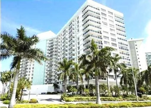 Foto de propiedad en 3725 S Ocean Drive 323, Hollywood, FL 33019 Hollywood con MLS# 