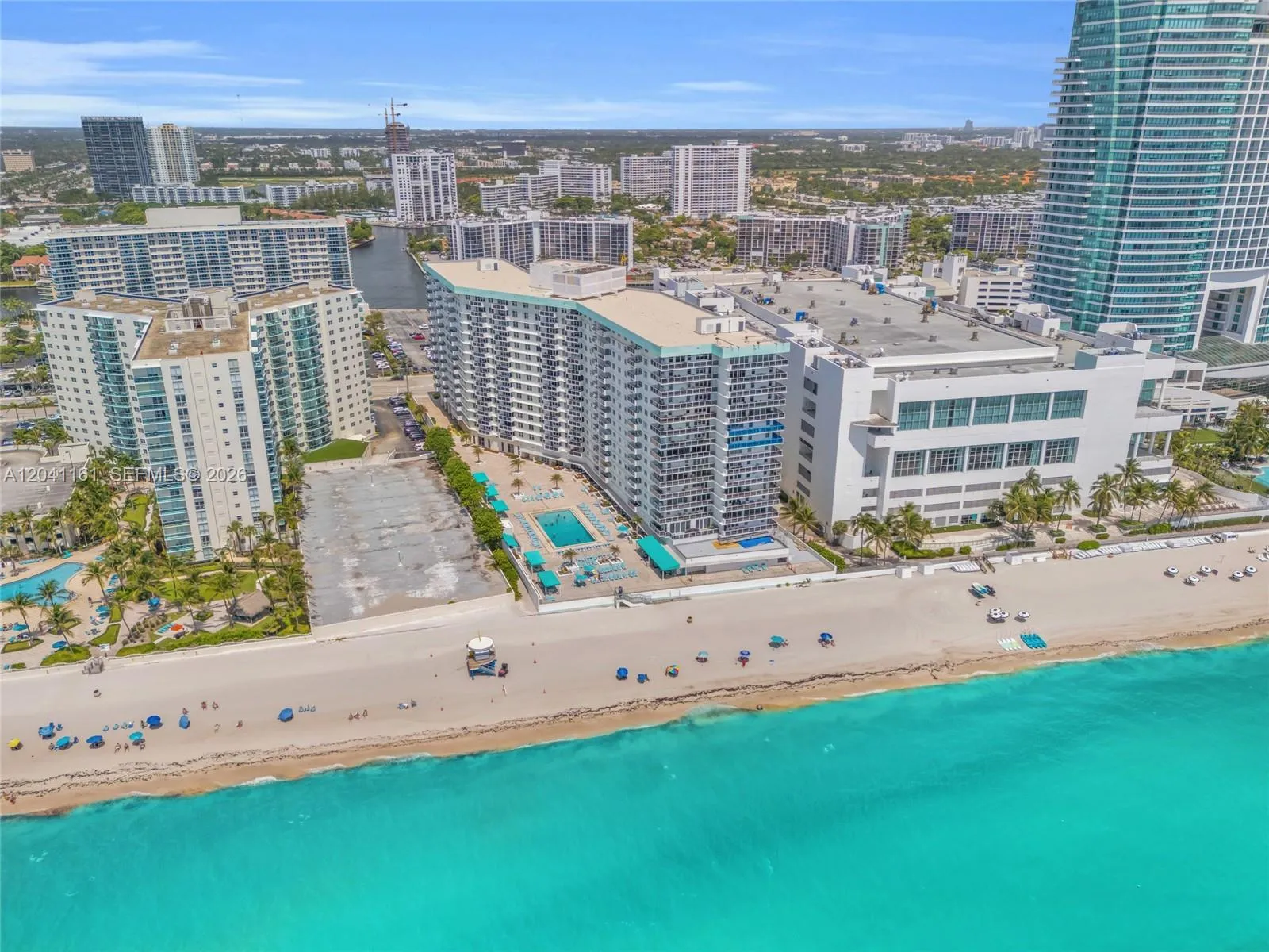 Foto de propiedad en 3725 S Ocean Drive 422, Hollywood, FL 33019 Hollywood con MLS#