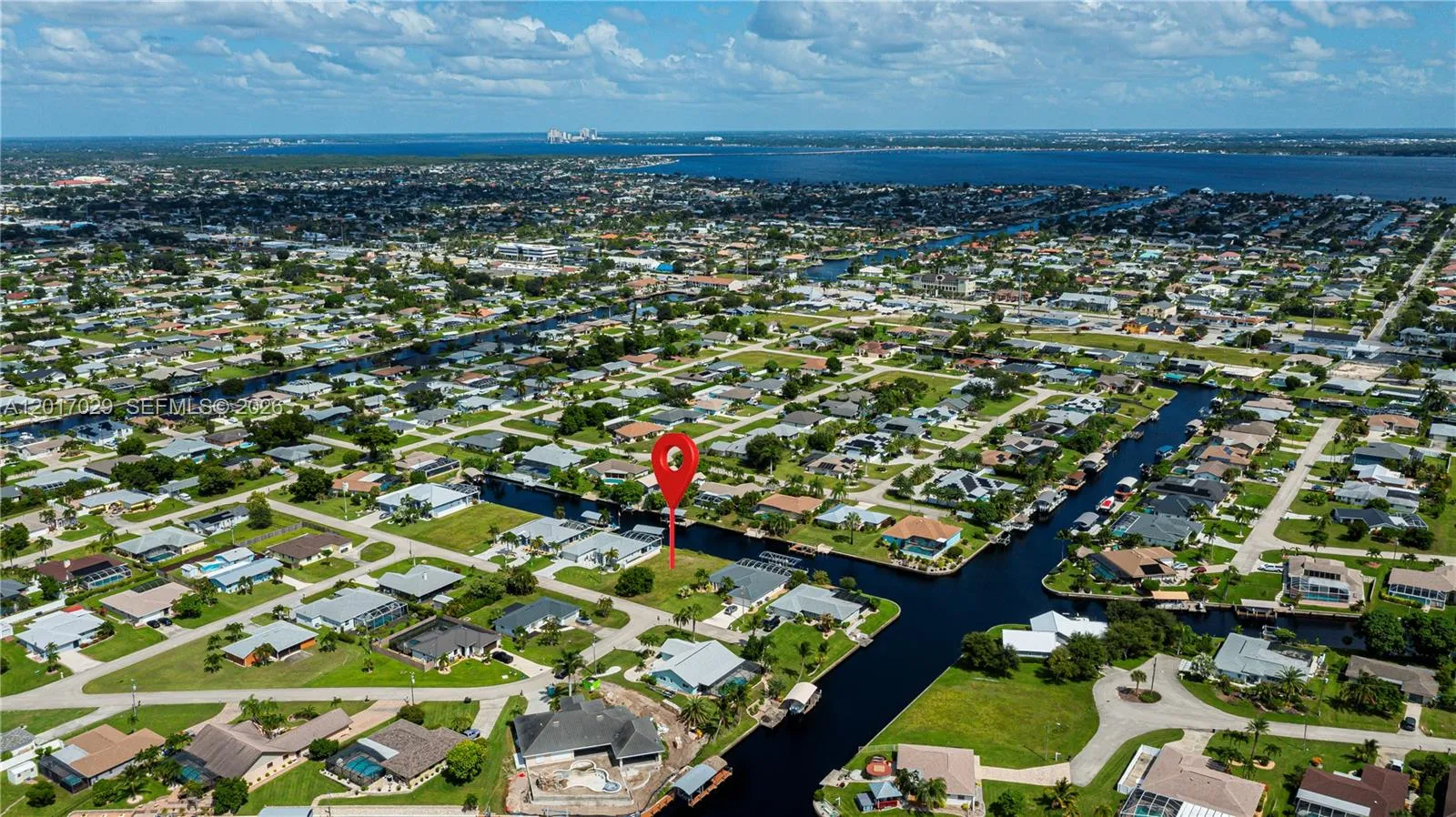 Amazing opportunity in a prime canal area