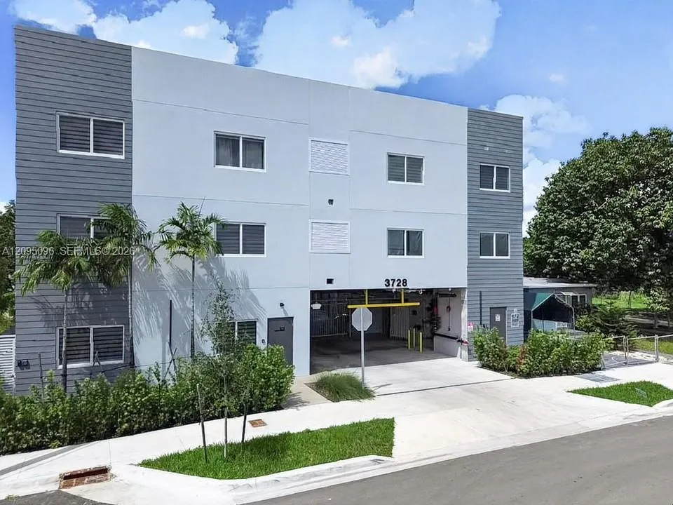 En Renta 3728 NW 19th Avenue 207, Miami, FL 33142, Miami, FL 33142