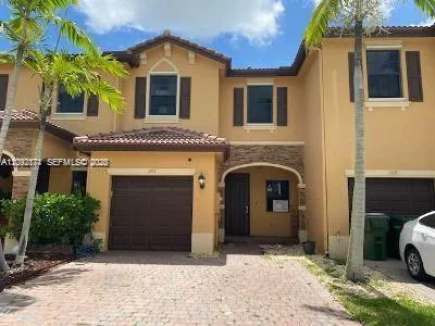 Foto de propiedad en 373 NE 37th Avenue, Homestead, FL 33033 Homestead con MLS# 