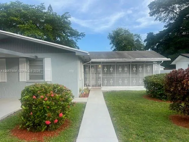 Foto de propiedad en 3730 Percival Avenue, Miami, FL 33133 Miami con MLS# 