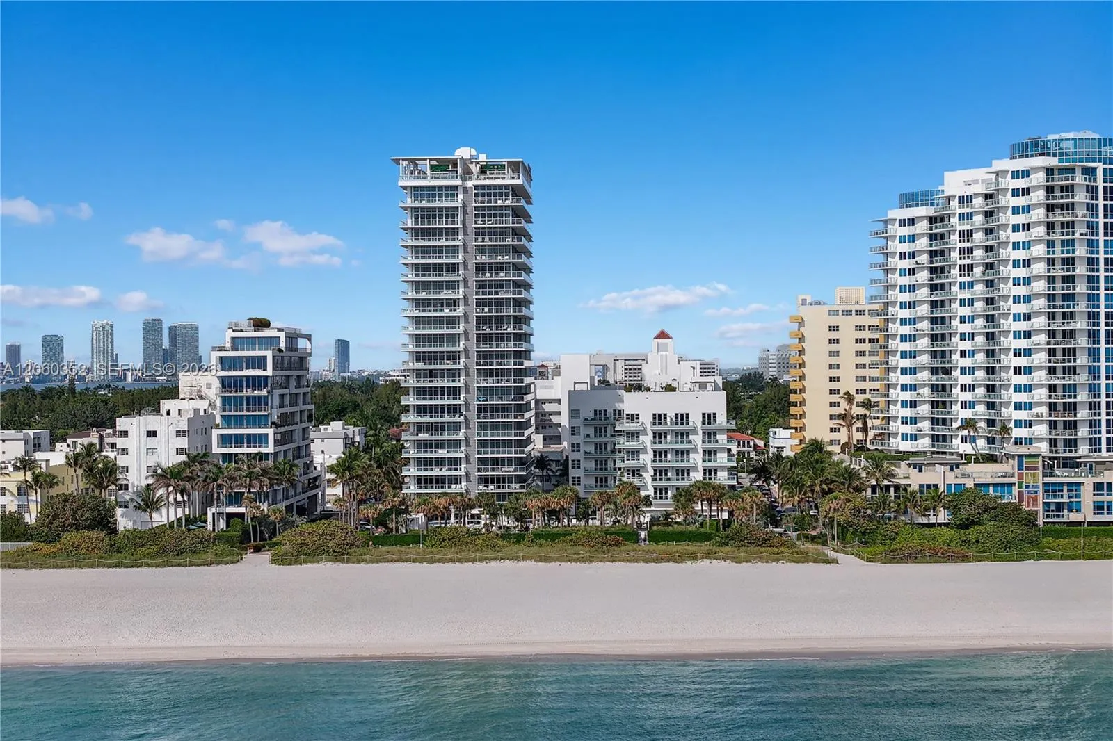 Foto de propiedad en 3739 Collins Avenue N-503, Miami Beach, FL 33140 Miami Beach con MLS# 
