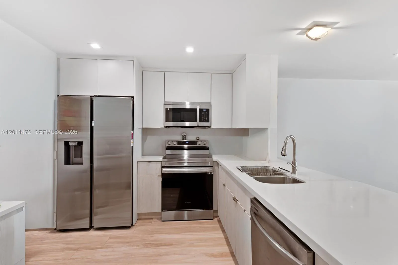 Foto de propiedad en 3750 NE 170th Street 109, North Miami Beach, FL 33160 North Miami Beach con MLS# 