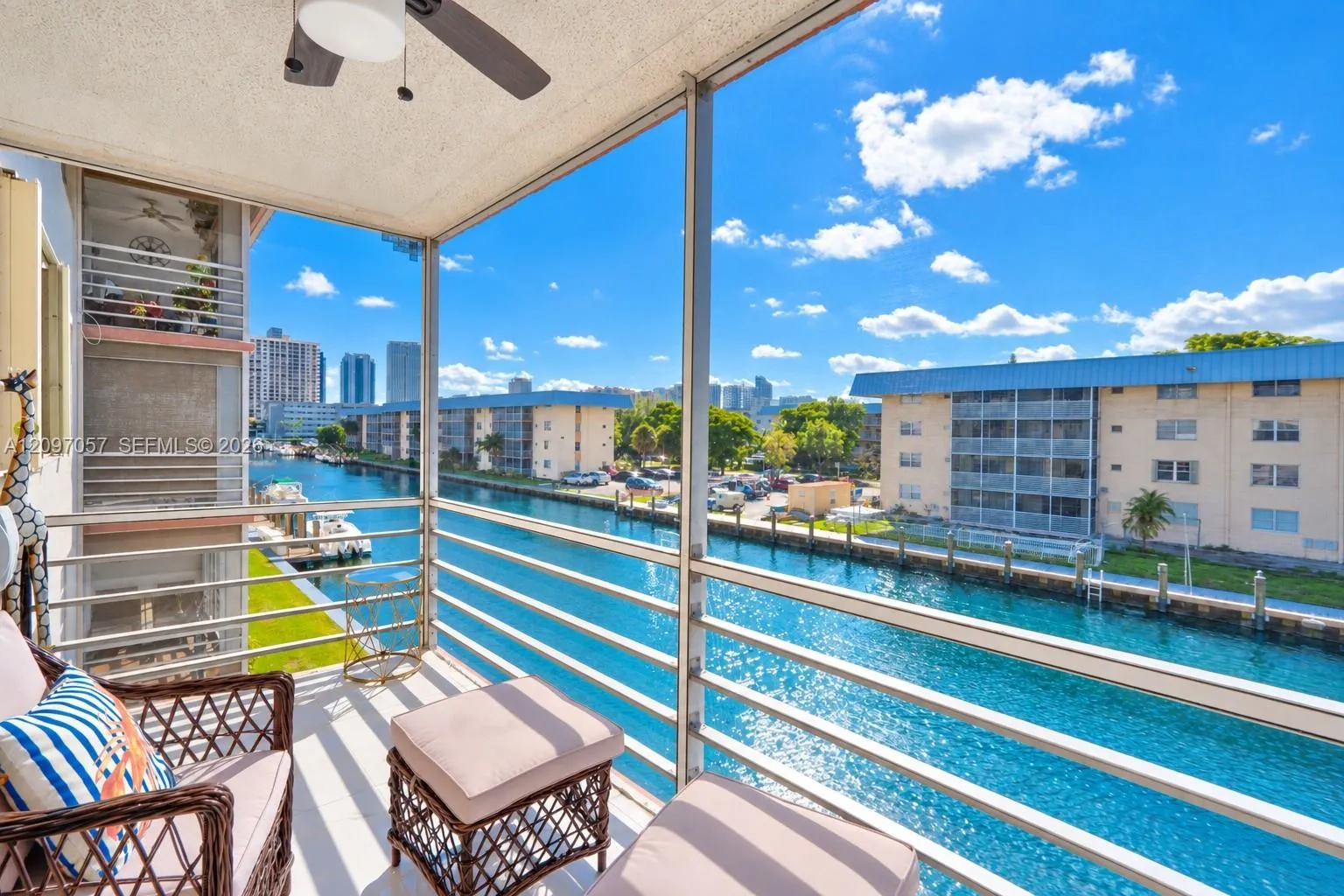 En Venta 3750 NE 170th Street 303, North Miami Beach, FL 33160, North Miami Beach, FL 33160