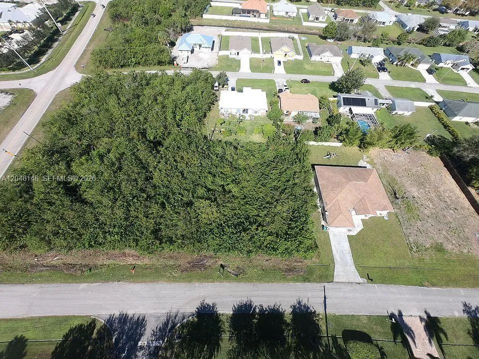 Foto de propiedad en 3757 Savona Boulevard, Port St. Lucie, FL 34953 Port St. Lucie con MLS# 