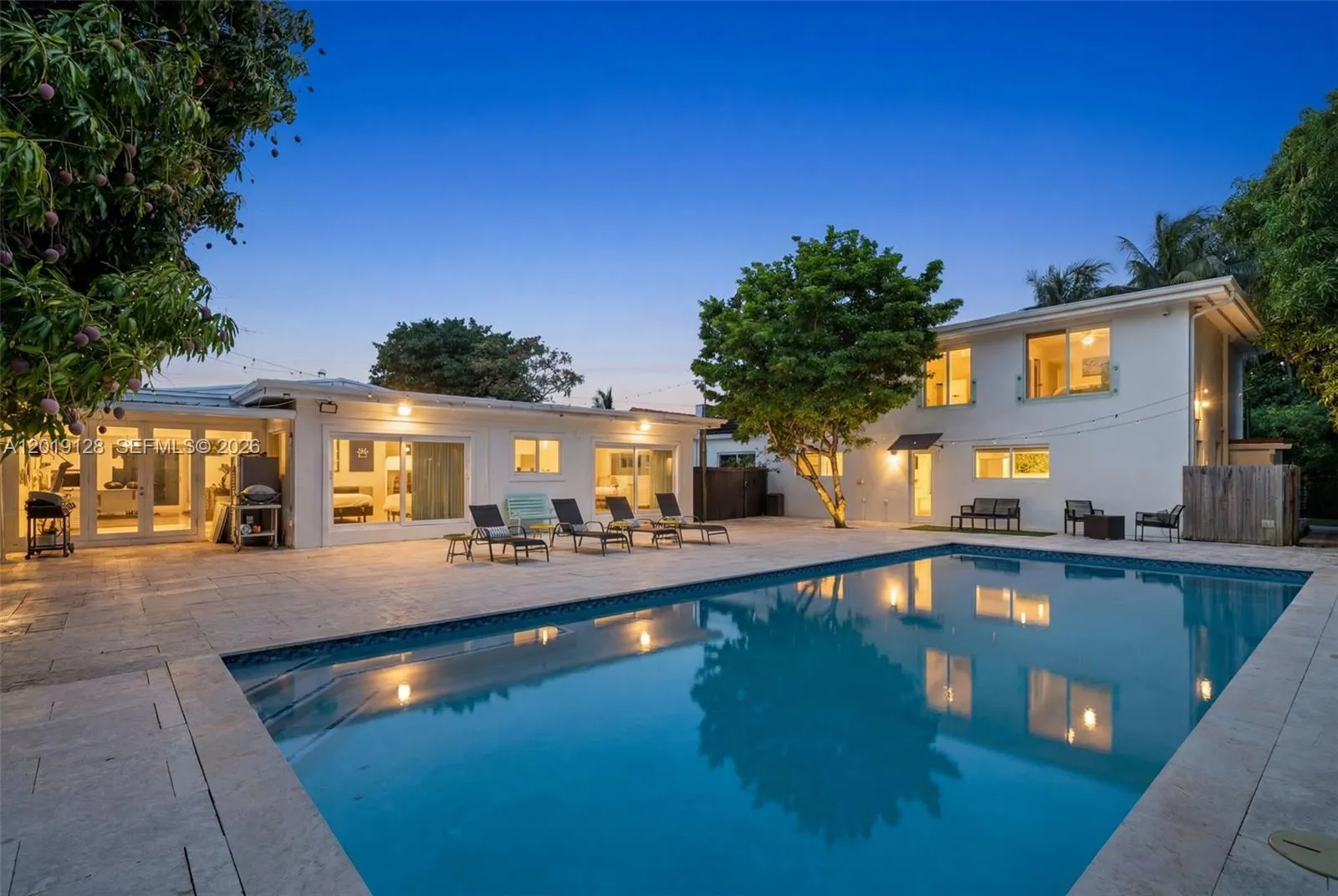Foto de propiedad en 3758 Prairie Avenue, Miami Beach, FL 33140 Miami Beach con MLS# 