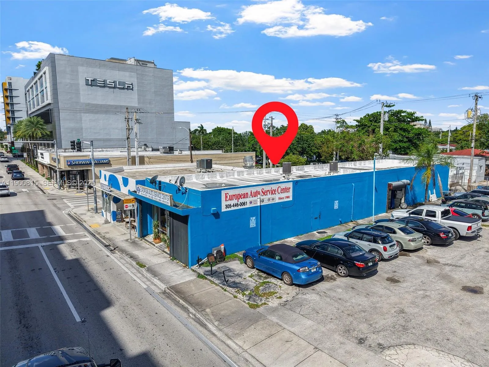 Foto de propiedad en 3771 Bird Road, Miami, FL 33146 Miami con MLS# 