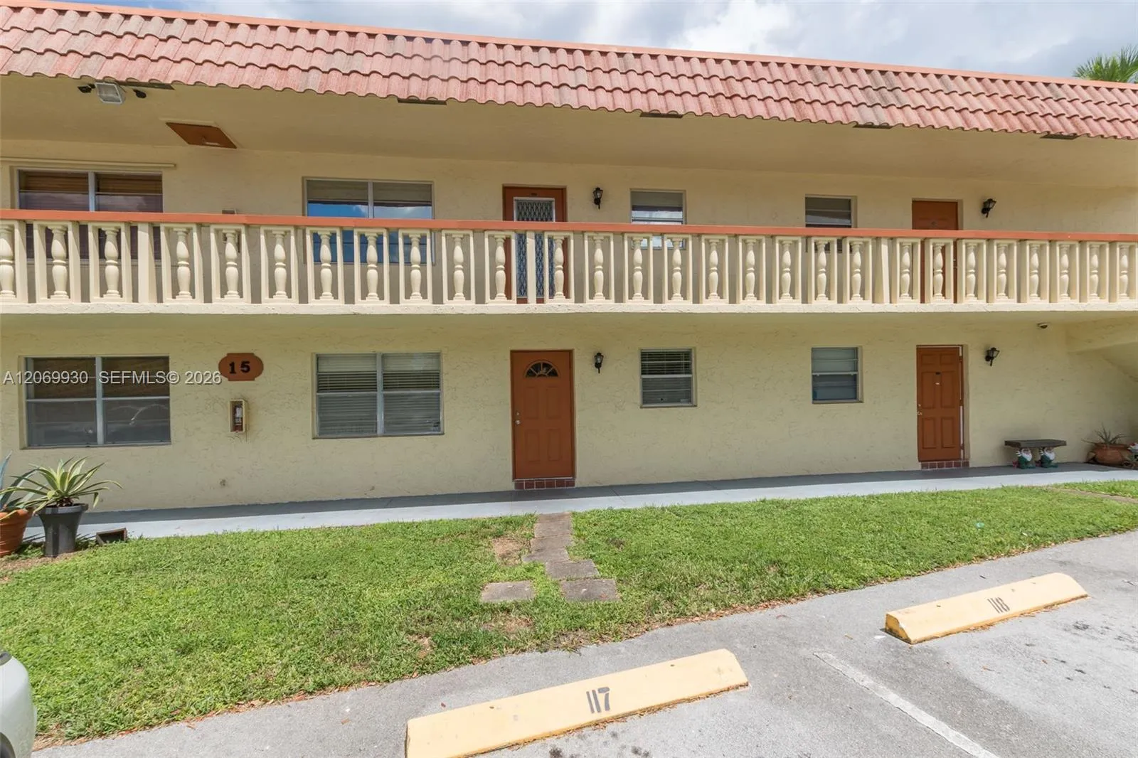 Foto de propiedad en 3777 NW 78th Avenue 15C, Davie, FL 33024 Davie con MLS# 