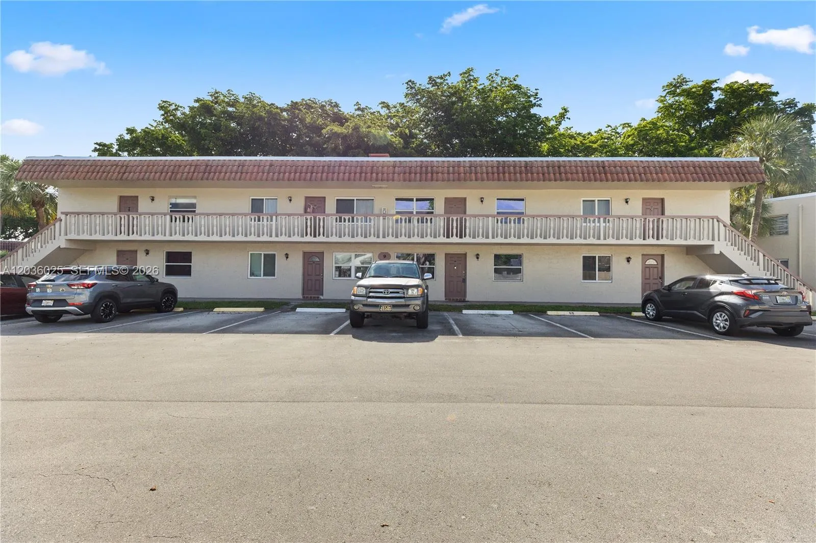 Foto de propiedad en 3777 NW 78th Avenue 9C, Davie, FL 33024 Davie con MLS# 