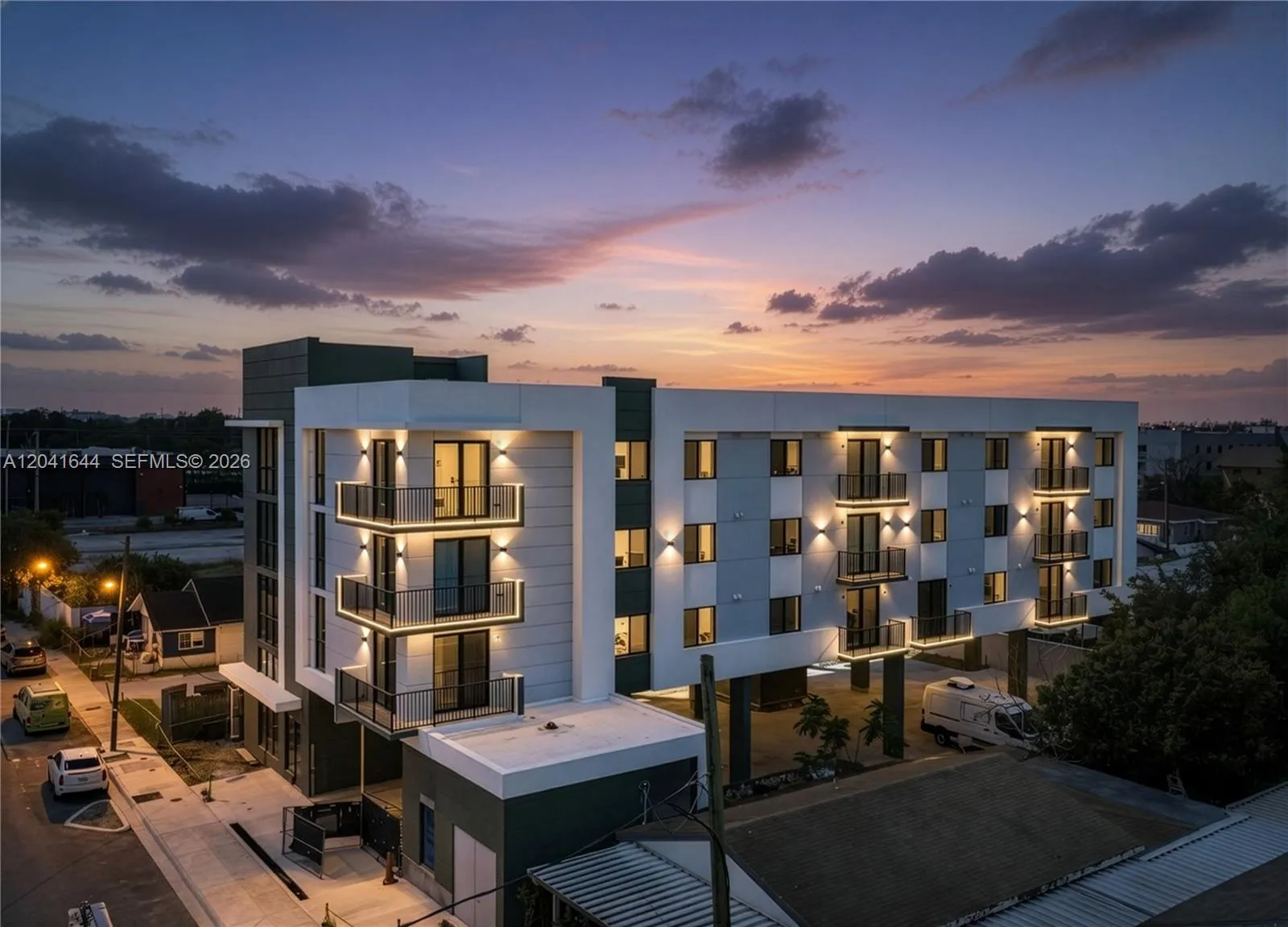 Foto de propiedad en 37xx NW 23 Avenue 1-16, Miami, FL 33142 Miami con MLS# 