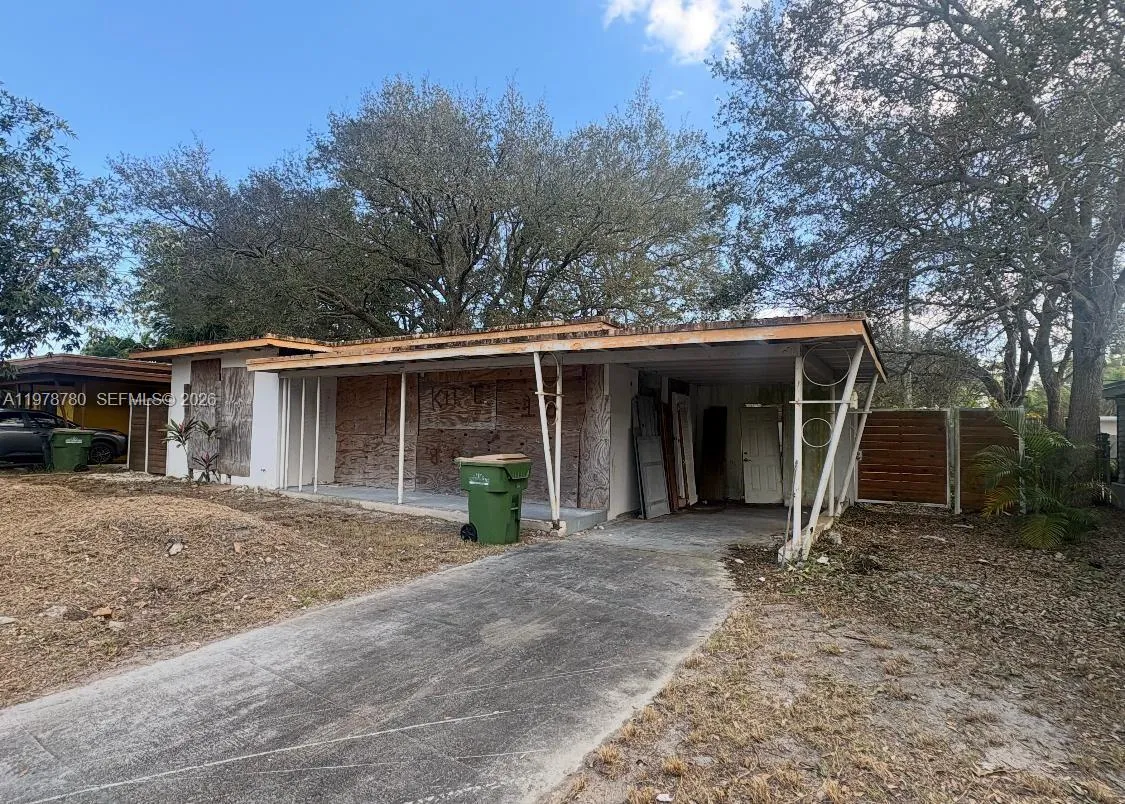 Vendido 380 NW 128th Street, North Miami, FL 33168, North Miami, FL 33168