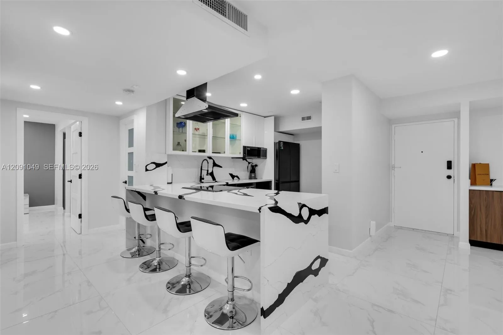 En Venta 3800 Hillcrest Drive 203, Hollywood, FL 33021, Hollywood, FL 33021