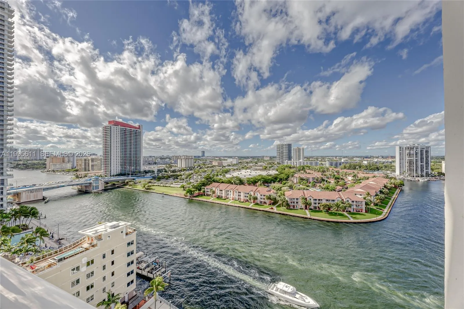 Foto de propiedad en 3800 S Ocean Drive 1606, Hollywood, FL 33019 Hollywood con MLS#