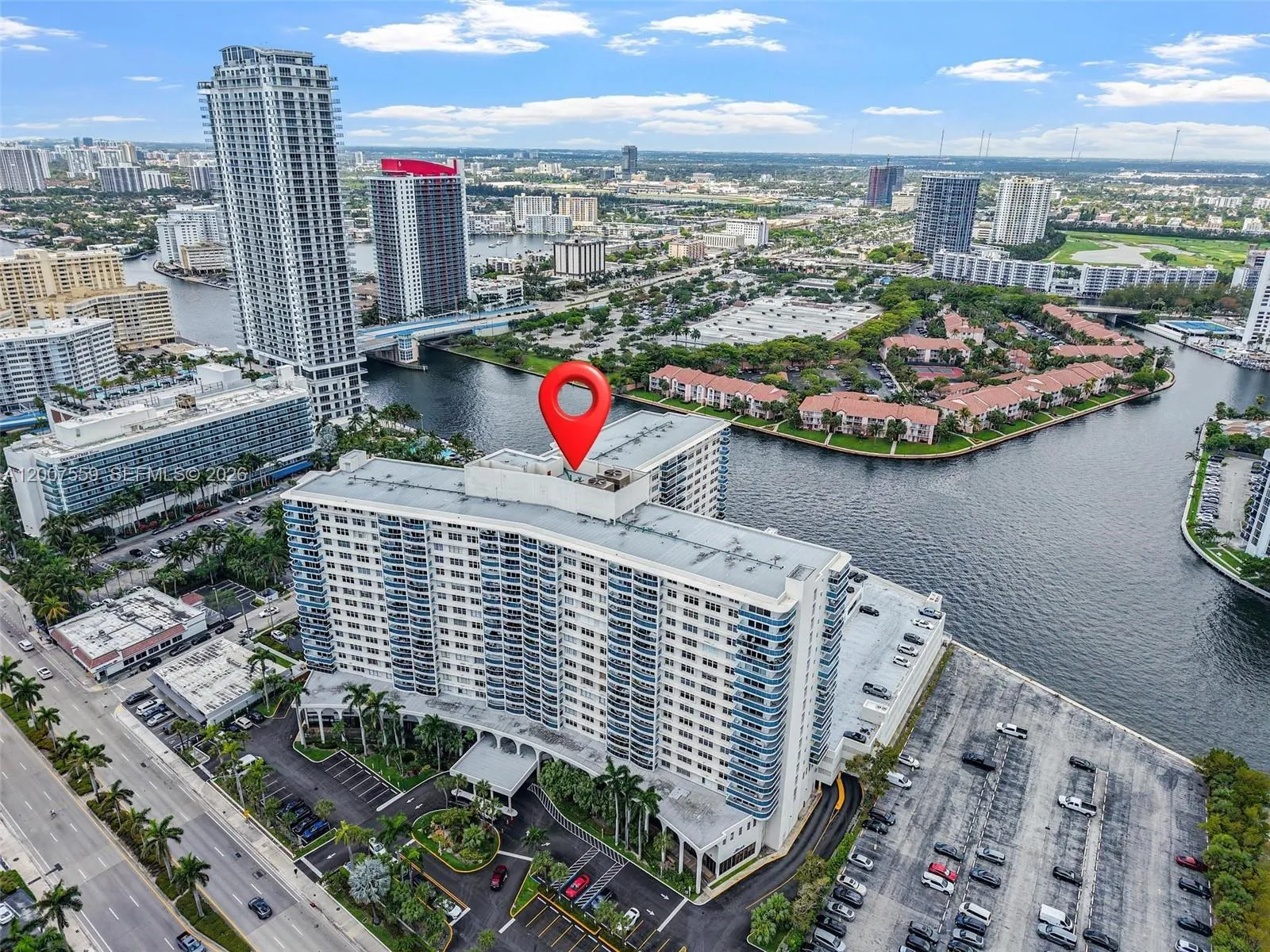 Foto de propiedad en 3800 S Ocean Drive 301, Hollywood, FL 33019 Hollywood con MLS#