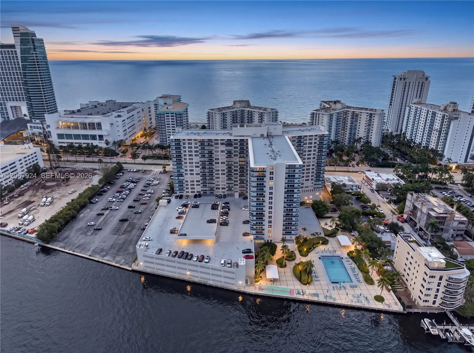 Foto de propiedad en 3800 S Ocean Drive 802, Hollywood, FL 33019 Hollywood con MLS#