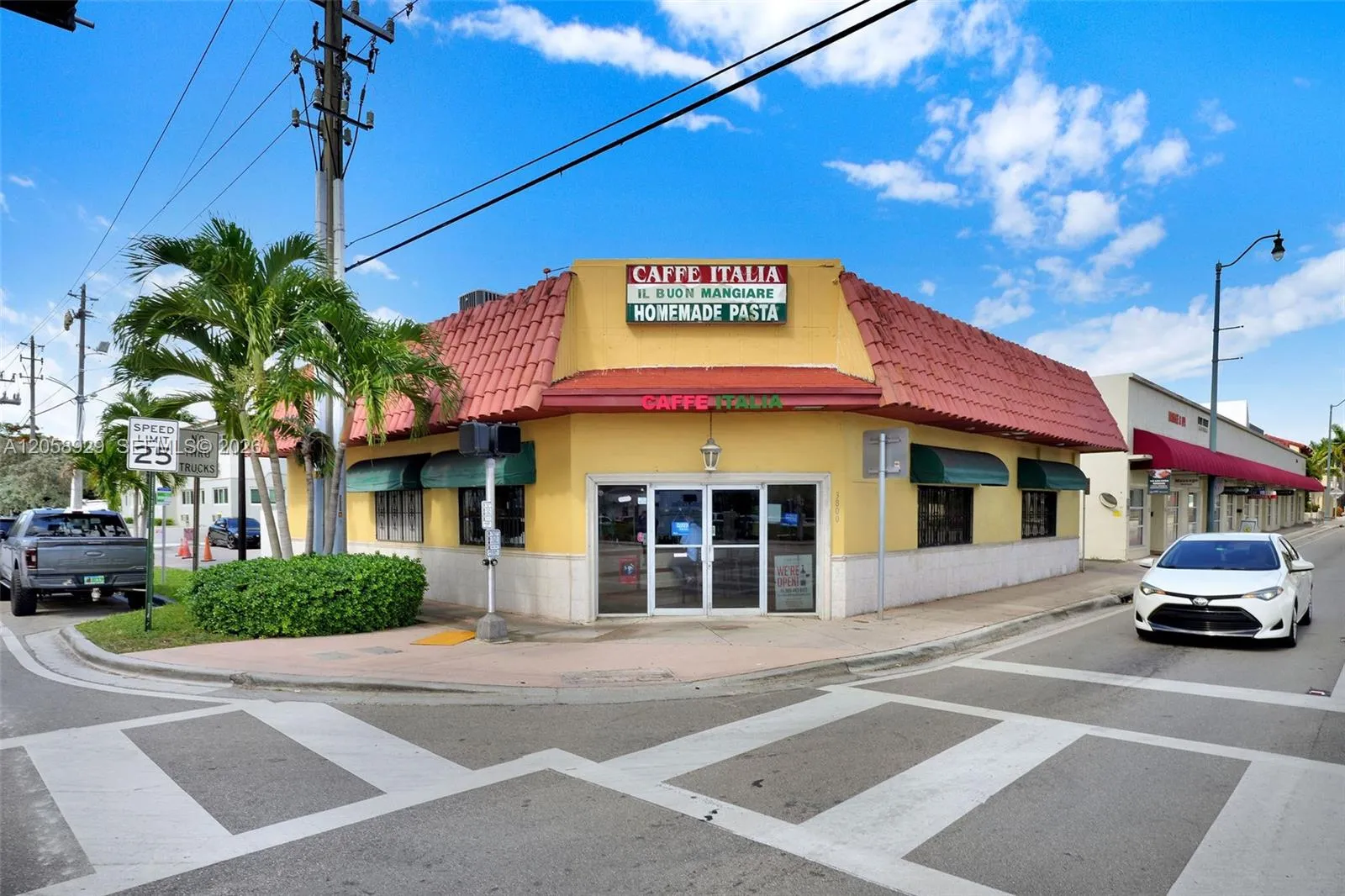 Foto de propiedad en 3800 SW 8th Street, Coral Gables, FL 33134 Coral Gables con MLS# 