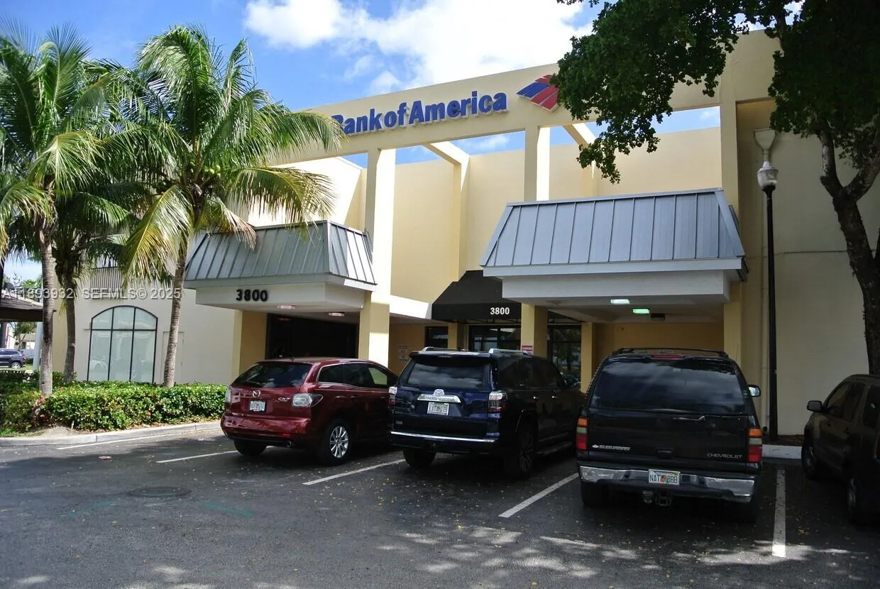 Foto de propiedad en 3800 W Broward Boulevard, Plantation, FL 33312 Plantation con MLS# 