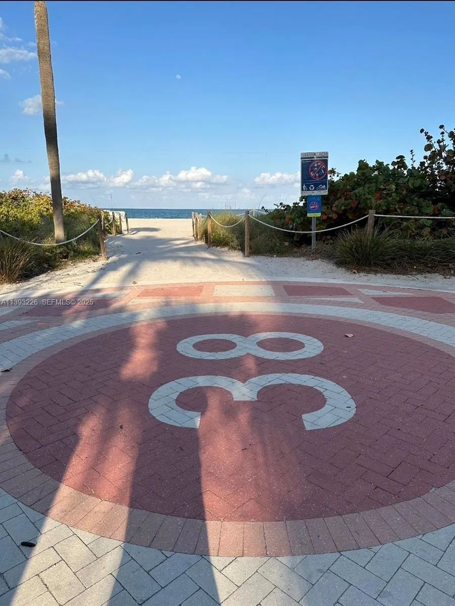 Foto de propiedad en 3801 Indian Creek Drive 201, Miami Beach, FL 33140 Miami Beach con MLS# 