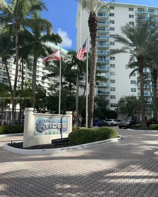 Foto de propiedad en 3801 S Ocean Drive 2D, Hollywood, FL 33019 Hollywood con MLS# 