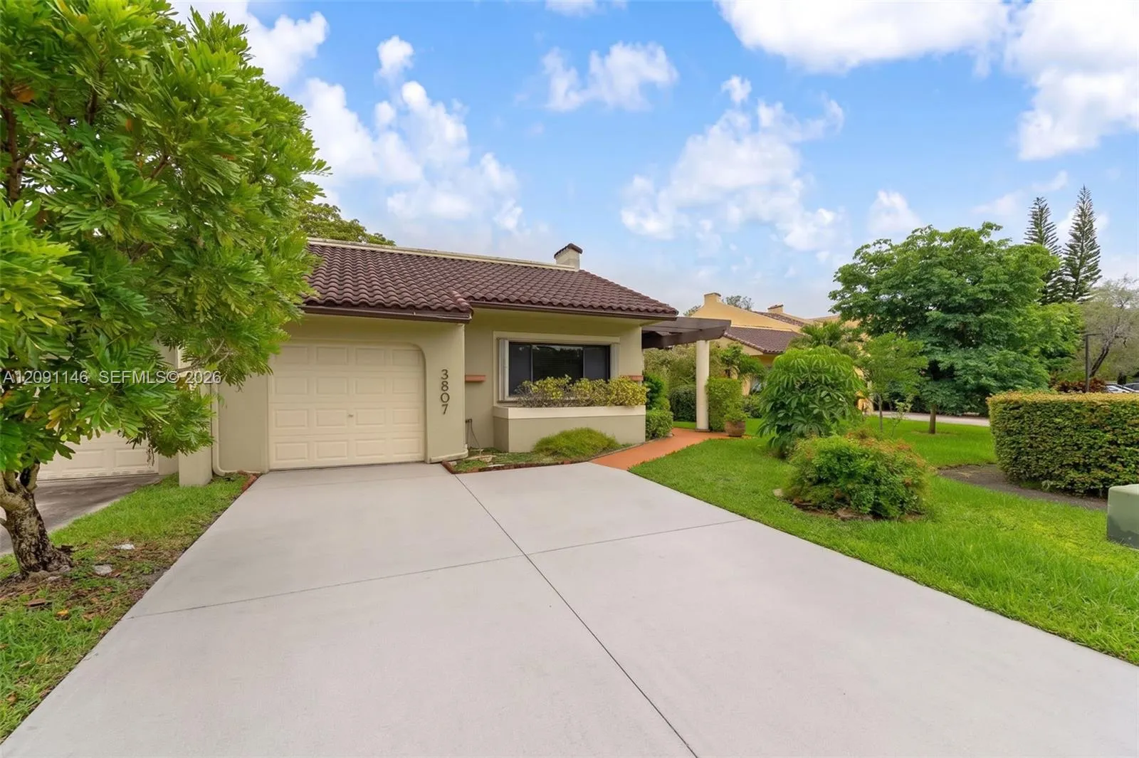 Foto de propiedad en 3807 Alcantara Avenue A-77, Doral, FL 33178 Doral con MLS# 