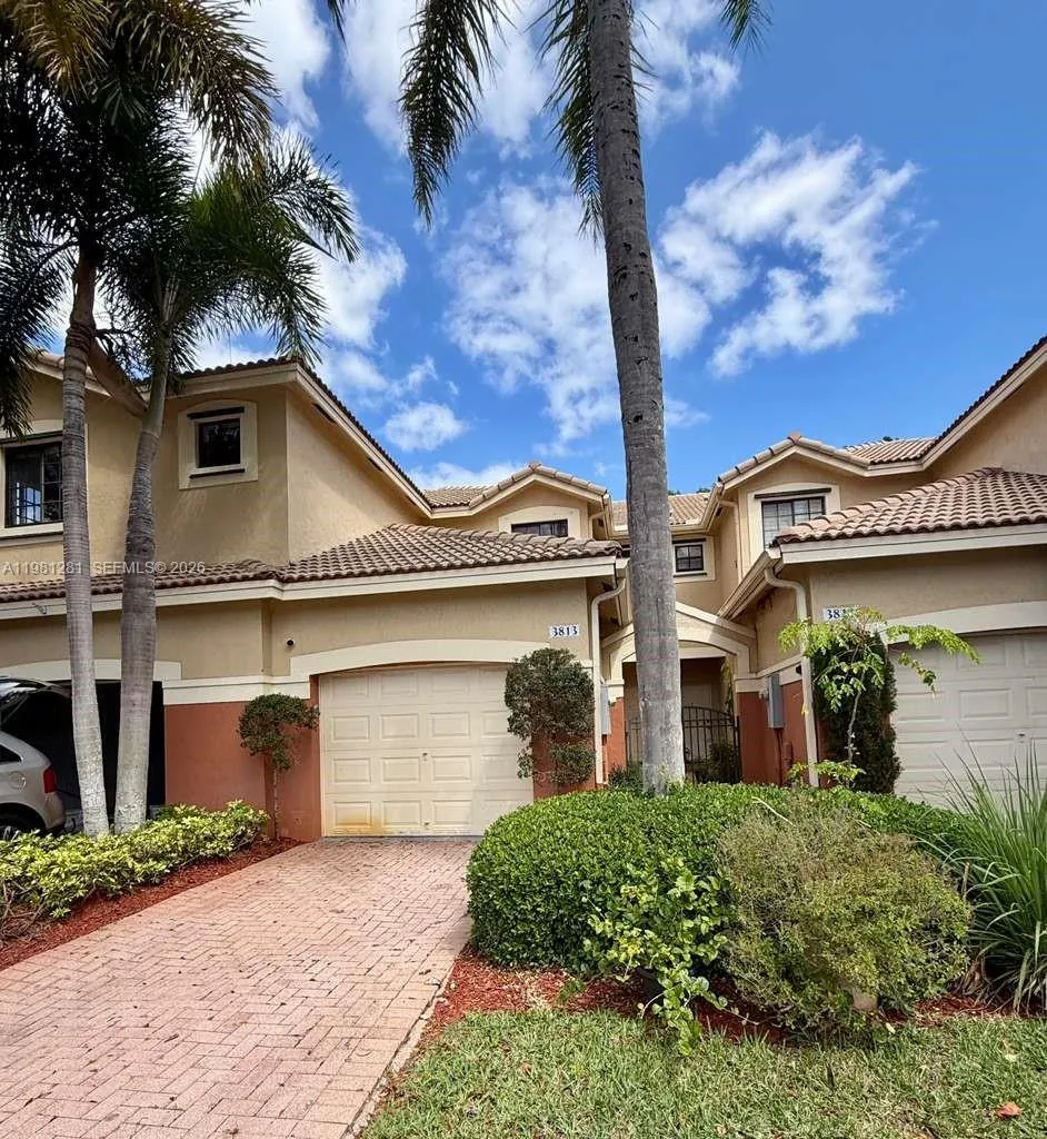 Foto de propiedad en 3813 Tree Top Drive, Weston, FL 33332 Weston con MLS# 