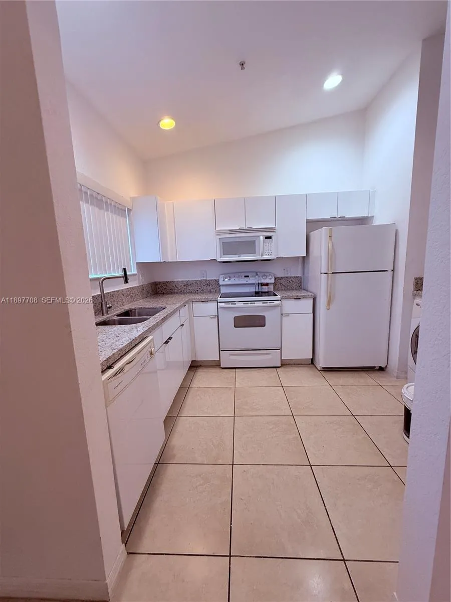 Foto de propiedad en 3820 SW 48th Avenue E-31, Pembroke Park, FL 33023 Pembroke Park con MLS# 