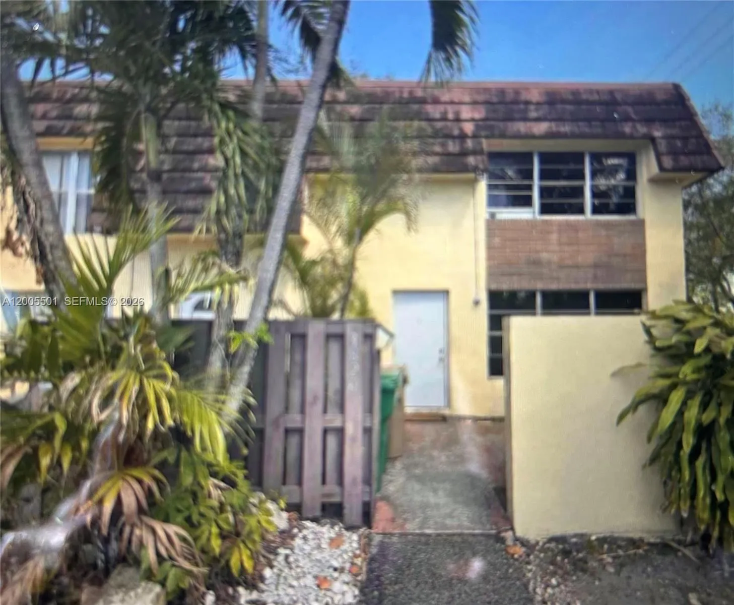 Foto de propiedad en 3820 SW 60th Terrace 1, Davie, FL 33314 Davie con MLS# 