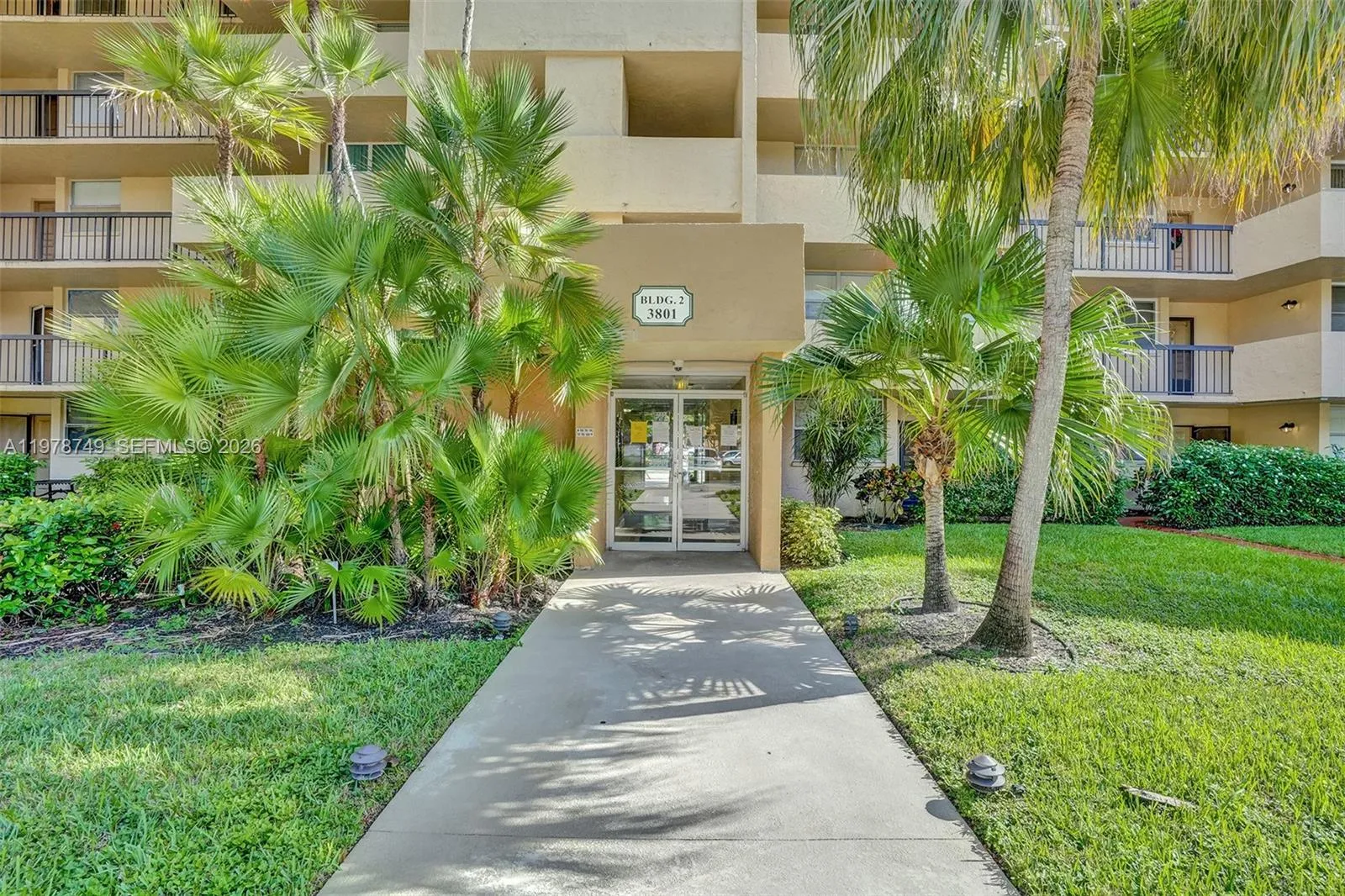 Vendido 3821 Environ Boulevard 309, Lauderhill, FL 33319, Lauderhill, FL 33319