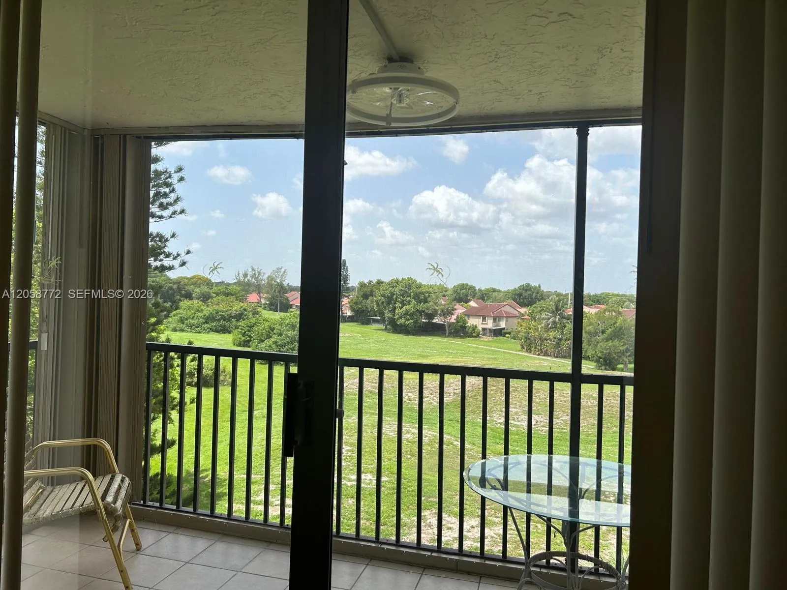 Foto de propiedad en 3821 Environ Boulevard 505, Lauderhill, FL 33319 Lauderhill con MLS# 