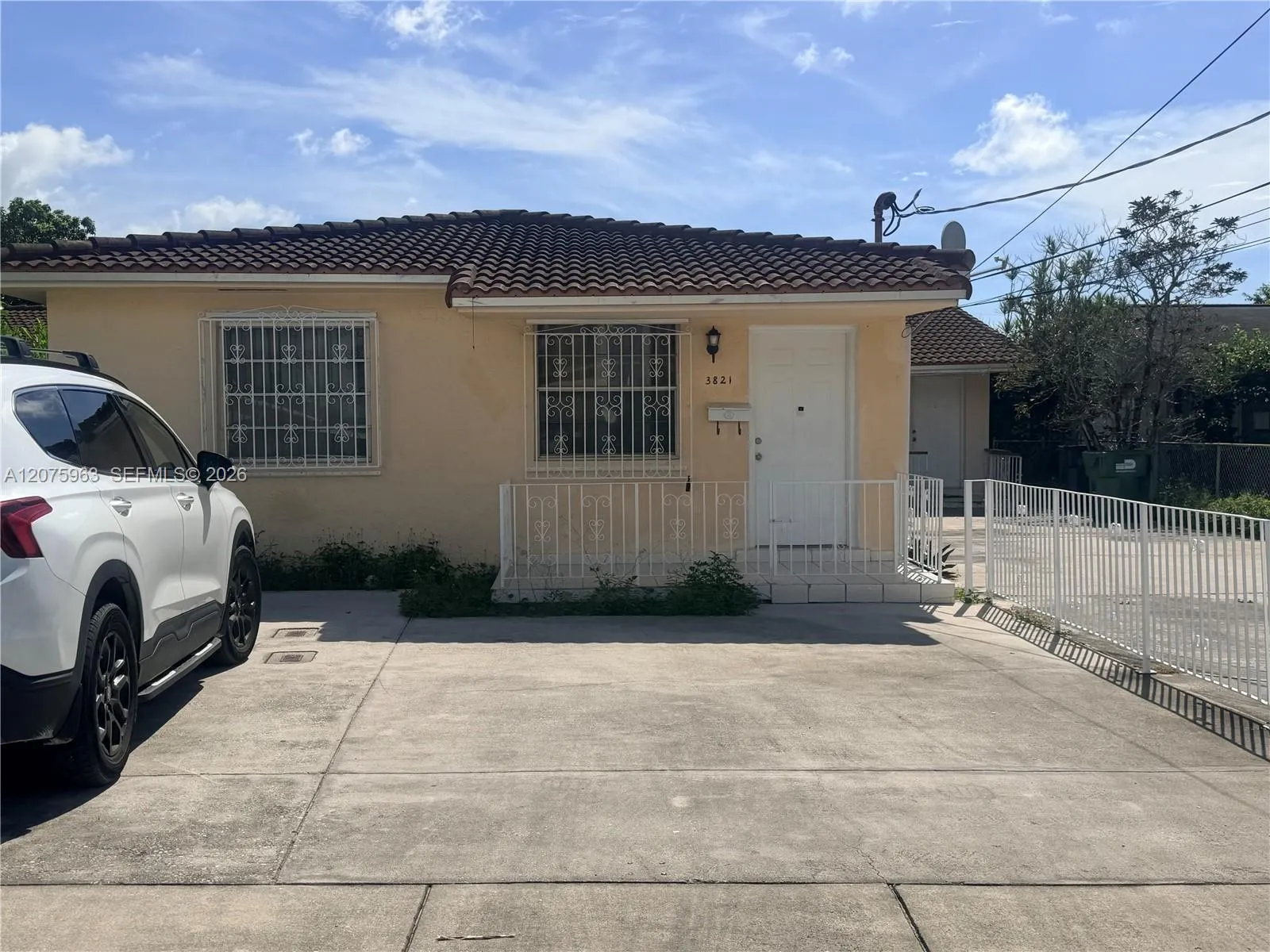 En Renta 3821 SW 89th Court Front, Miami, FL 33165, Miami, FL 33165