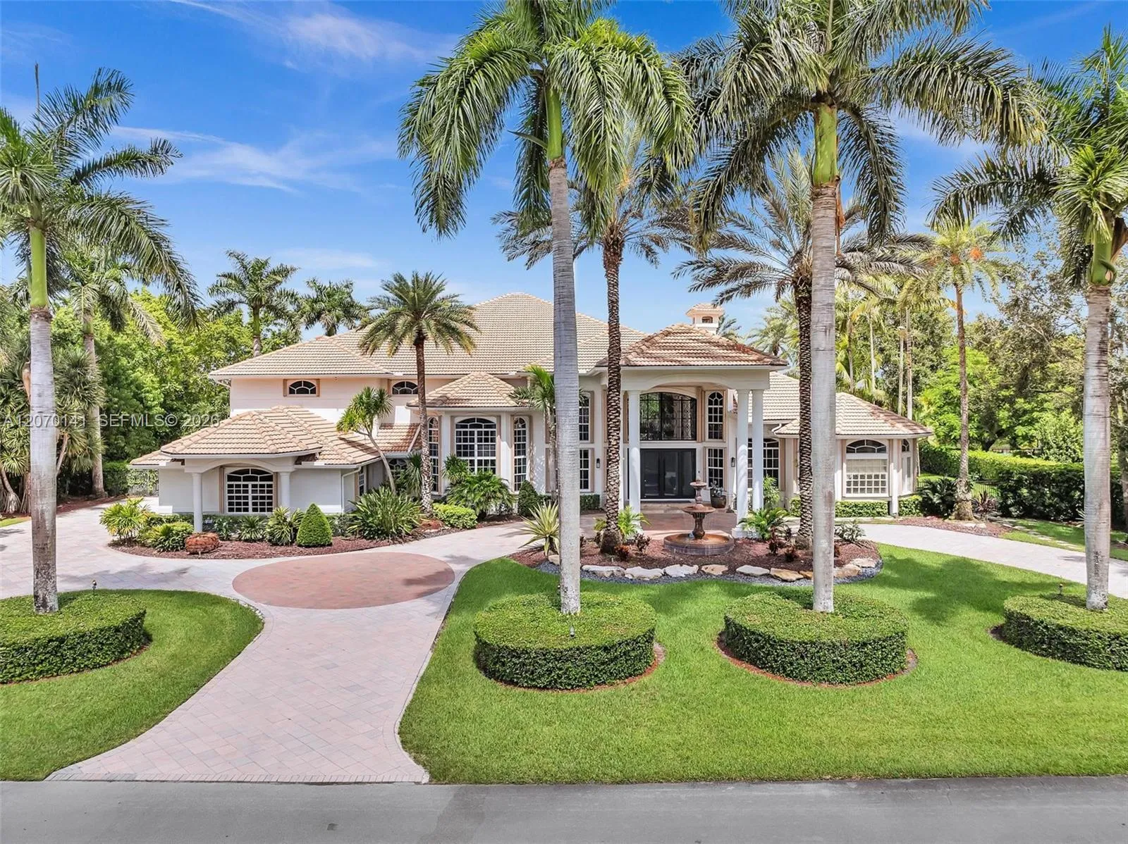 Foto de propiedad en 3828 Pine Lake Drive, Weston, FL 33332 Weston con MLS# 