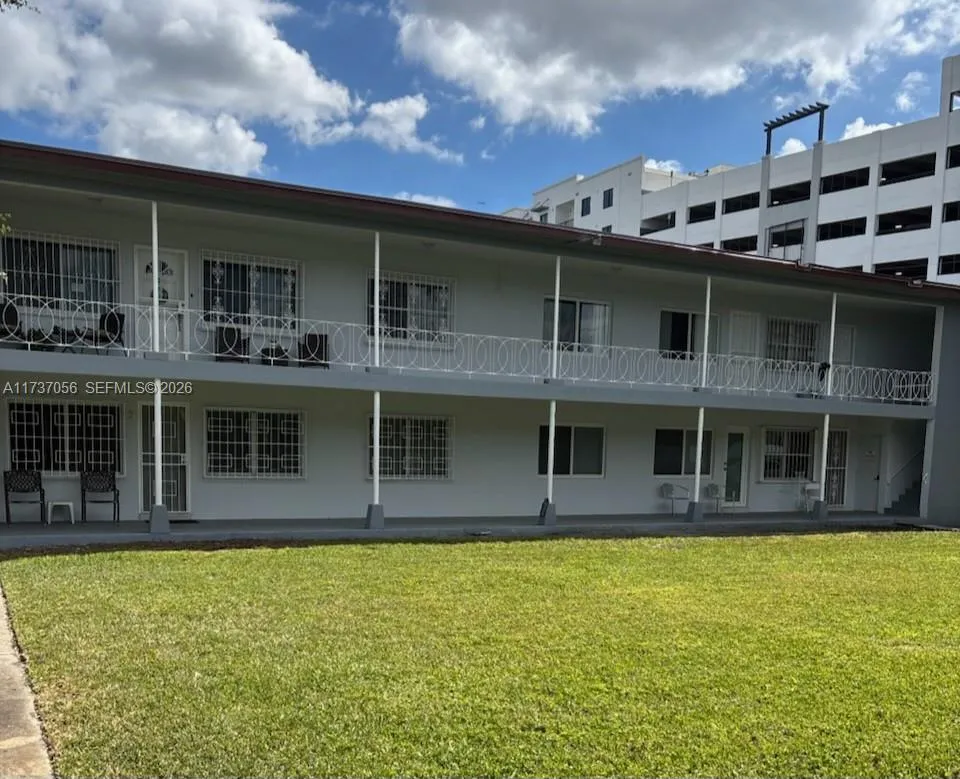 Vendido 383 E 4th Avenue 3, Hialeah, FL 33010, Hialeah, FL 33010